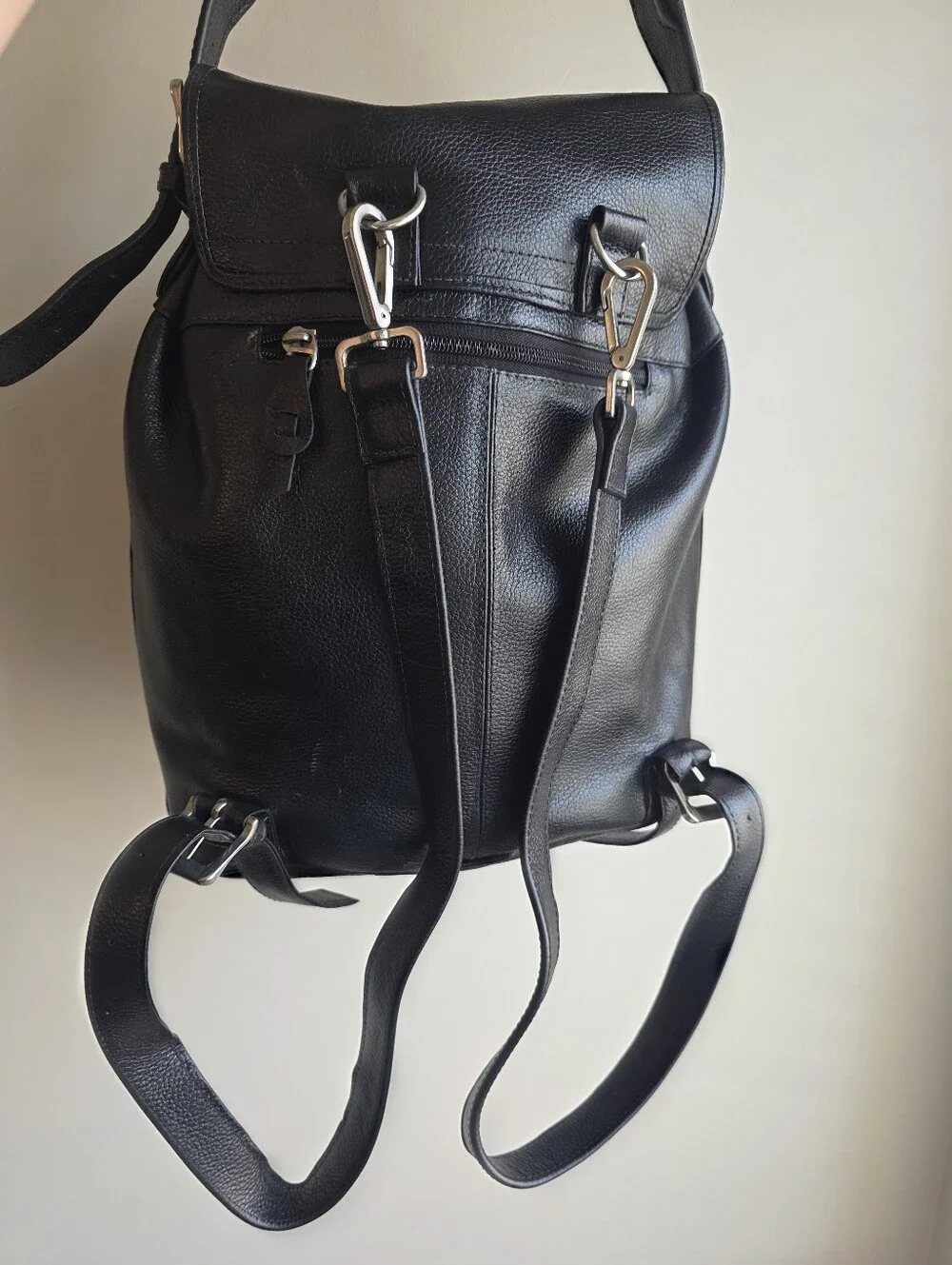 ✨ NWT Two Pretty Handcrafted Full Grain Leather Convertible Backpack ✨